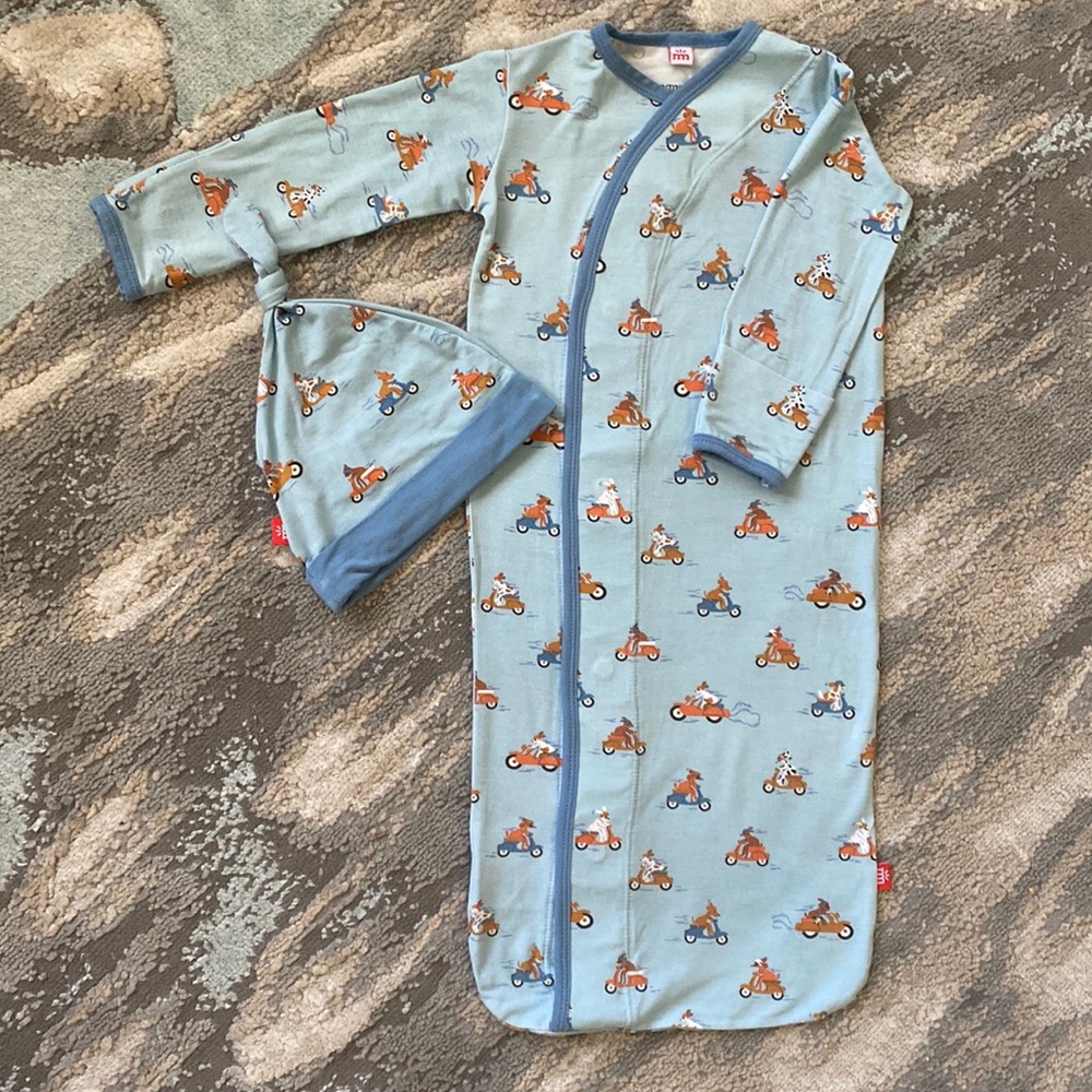 Magnetic Me Dog Modal Magnetic Gown and Hat Set NB 0-3 Month Up to 13 lbs.